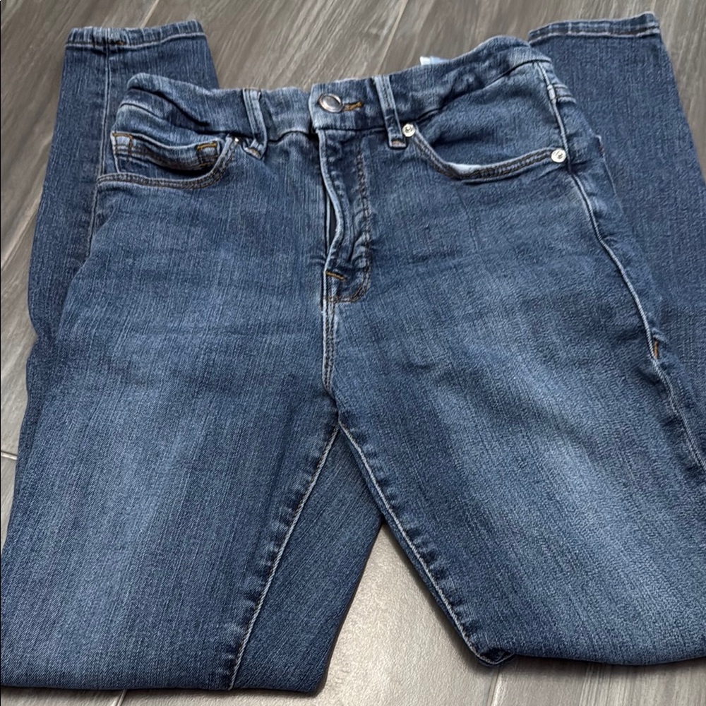 Good American Blue Skinny Jeans with Distressed Details